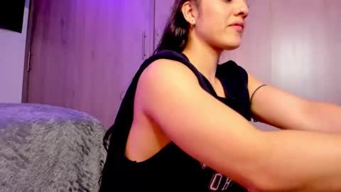 Sara online show from 02/18/25, 02:27