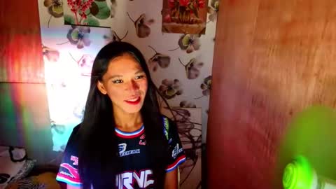 Zhienne online show from 11/21/25, 10:36