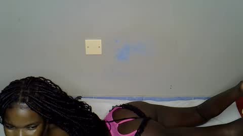 sweet_sheee online show from 11/21/25, 07:01