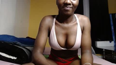 ellanah Tracie online show from 12/04/24, 11:24