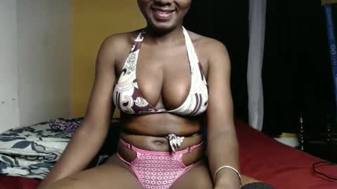 ellanah Tracie online show from 01/17/25, 06:54