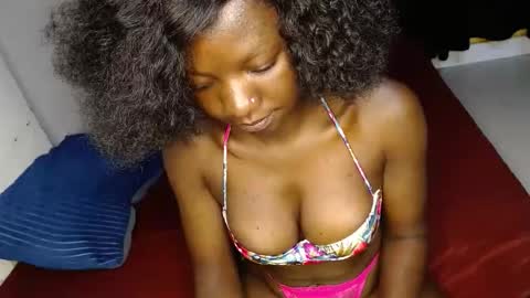 ellanah Tracie online show from 01/08/26, 12:02