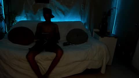 Start 18 year  Noa 19 year online show from 02/12/25, 10:59