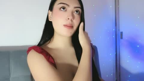 Snapshot of sweet_sophie_7 chatting on 06/18/26, 03:18 sweet_sophie_7 online show from 06/18/26, 03:18