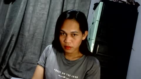 Snapshot of sweet_squirtxxxx chatting on 07/08/26, 01:21 HI IM MONA AND IM YOUR NEXT WIFE online show from 07/08/26, 01:21