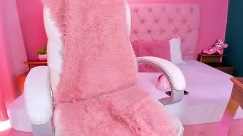 Yeileen online show from 02/18/25, 04:05