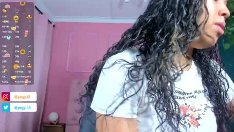 Snapshot of sweet_starxx chatting on 05/27/26, 11:13 Yeileen online show from 05/27/26, 11:13