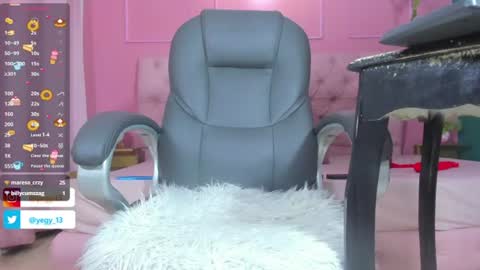 Snapshot of sweet_starxx chatting on 06/14/26, 02:24 Yeileen online show from 06/14/26, 02:24