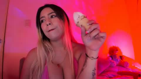 Snapshot of sweet_stephaniee chatting on 01/15/25, 06:54 online show from 01/15/25, 06:54