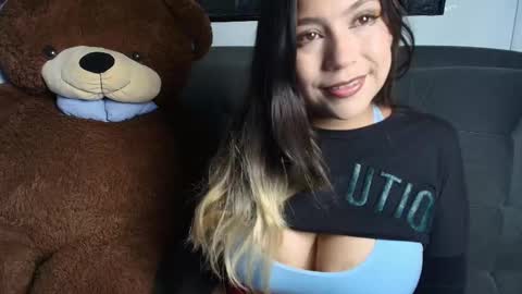 Snapshot of sweet_stephaniee chatting on 02/18/26, 04:30 online show from 02/18/26, 04:30