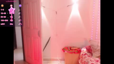 Snapshot of sweet_susy999 chatting on 11/24/25, 07:02 susy 222 online show from 11/24/25, 07:02