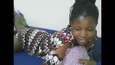 Snapshot of sweet_tattiana chatting on 10/20/25, 06:47 Tatty online show from 10/20/25, 06:47