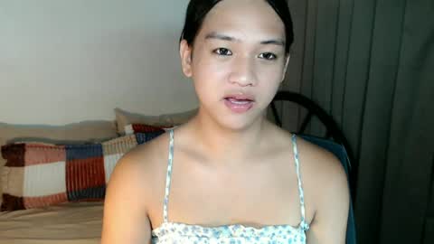 Snapshot of sweet_tenshi chatting on 06/19/26, 03:38 tenshi online show from 06/19/26, 03:38