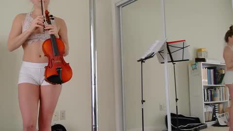 Heidi Brenner - Please check bio for schedule  FAQ online show from 01/28/25, 01:38