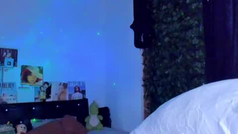 Snapshot of sweet_vond chatting on 06/07/26, 04:22 Steven independent model online show from 06/07/26, 04:22