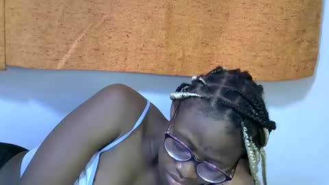 sweet_zarah online show from 02/18/26, 01:01