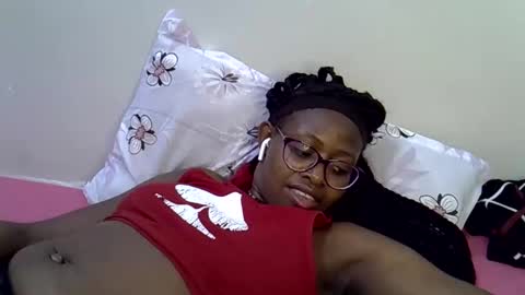 Snapshot of sweet_zarah chatting on 04/19/26, 06:10 sweet_zarah online show from 04/19/26, 06:10