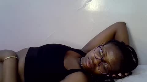 Snapshot of sweet_zarah chatting on 04/21/26, 02:51 sweet_zarah online show from 04/21/26, 02:51