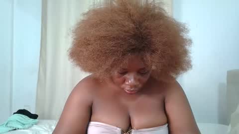 Snapshot of sweetafricangal chatting on 06/11/26, 02:33 NASHA online show from 06/11/26, 02:33