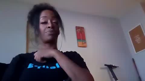 sweetaztee online show from 02/05/25, 11:50