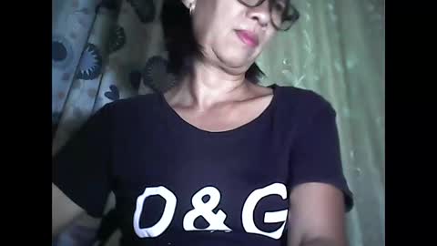 Snapshot of sweetbella24 chatting on 05/19/26, 01:06 im anne online show from 05/19/26, 01:06