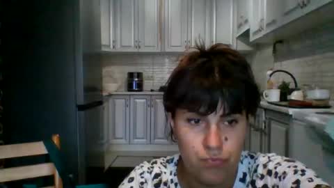 Snapshot of sweetbesty5322 chatting on 07/08/26, 08:08 sweetbesty5322 online show from 07/08/26, 08:08