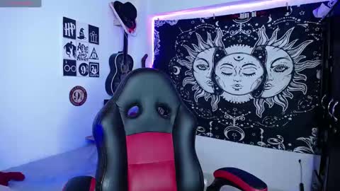 Snapshot of sweetbitter_ chatting on 02/12/25, 07:56 sweetbitter_ online show from 02/12/25, 07:56