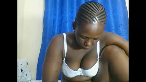 Snapshot of sweetblackgal3 chatting on 05/18/26, 01:35 JECINTAR online show from 05/18/26, 01:35