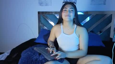 Cinthia online show from 10/17/25, 01:09