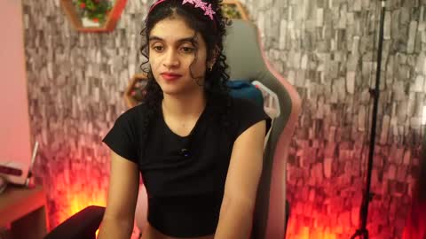 Snapshot of sweetbonii chatting on 04/18/26, 05:06 Salom independent model online show from 04/18/26, 05:06
