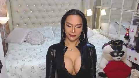 Carla online show from 01/07/25, 04:18