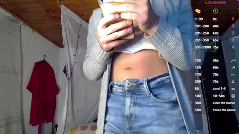 Snapshot of sweetc4meron chatting on 01/24/25, 01:35 Cameron Alejandro online show from 01/24/25, 01:35