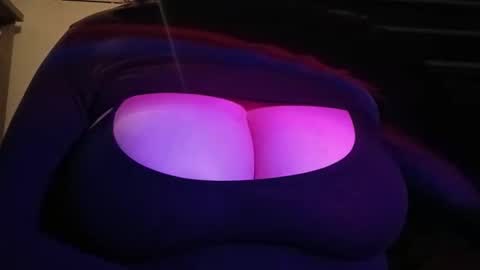 sweetcalciferr online show from 11/21/25, 09:13