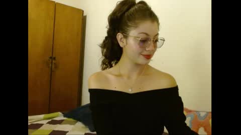 sweetcalm_ online show from 04/19/26, 05:18