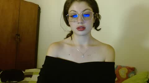 sweetcalm_ online show from 06/05/26, 03:46