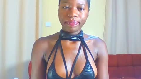Snapshot of sweetcarry2 chatting on 05/27/26, 07:27 sally online show from 05/27/26, 07:27