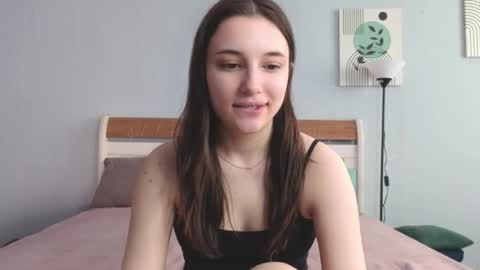 Snapshot of sweetcats_meow chatting on 06/04/26, 12:11 Eva and Cherry online show from 06/04/26, 12:11