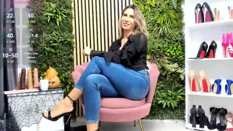 Cherry online show from 10/31/25, 06:47