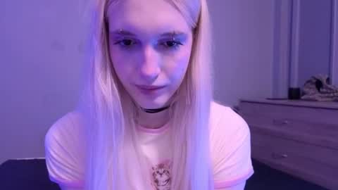 Snapshot of sweetcrystalll chatting on 06/24/26, 10:31 sweetcrystalll online show from 06/24/26, 10:31