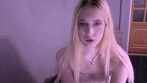 Snapshot of sweetcrystalll chatting on 07/06/26, 06:54 sweetcrystalll online show from 07/06/26, 06:54