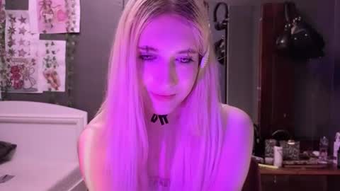 Snapshot of sweetcrystalll chatting on 07/10/26, 08:22 sweetcrystalll online show from 07/10/26, 08:22