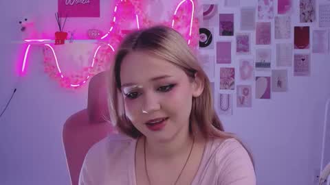 Snapshot of sweetcutie19 chatting on 10/29/25, 08:21 Lane online show from 10/29/25, 08:21