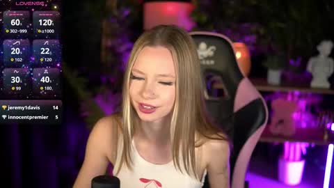 Snapshot of sweetdaisy_me chatting on 02/28/26, 08:04 Lina online show from 02/28/26, 08:04