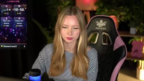 Snapshot of sweetdaisy_me chatting on 03/04/26, 03:40 Lina online show from 03/04/26, 03:40