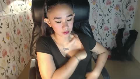 Snapshot of sweetdannica chatting on 12/26/24, 02:27 Danni online show from 12/26/24, 02:27