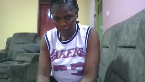 Snapshot of sweetdarkskin chatting on 09/29/25, 08:41 CLARIS online show from 09/29/25, 08:41