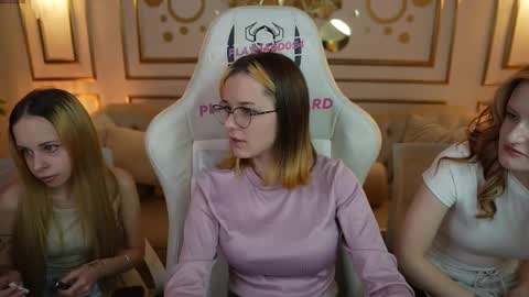 Amelia online show from 10/05/25, 10:24