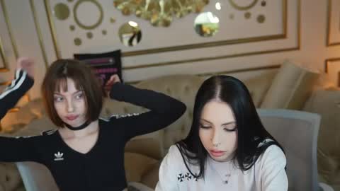Amelia online show from 05/21/26, 10:55