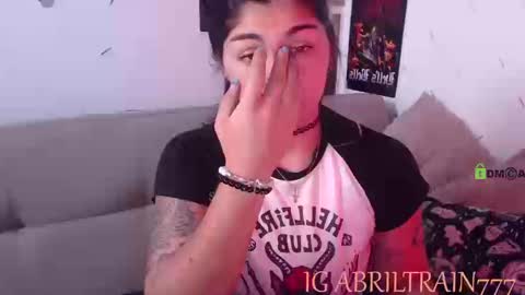 Snapshot of sweetdevil631 chatting on 09/20/25, 02:07 Abril online show from 09/20/25, 02:07