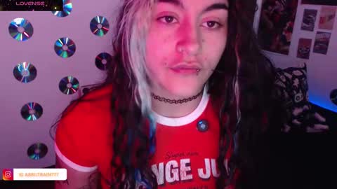 Snapshot of sweetdevil631 chatting on 11/04/25, 05:12 Abril online show from 11/04/25, 05:12